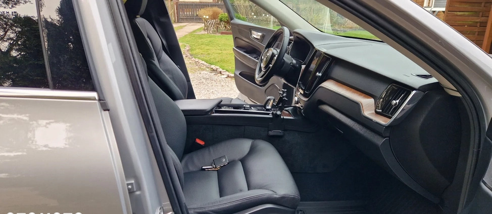 Volvo XC 60 cena 188000 przebieg: 6600, rok produkcji 2023 z Ostrów Wielkopolski małe 704